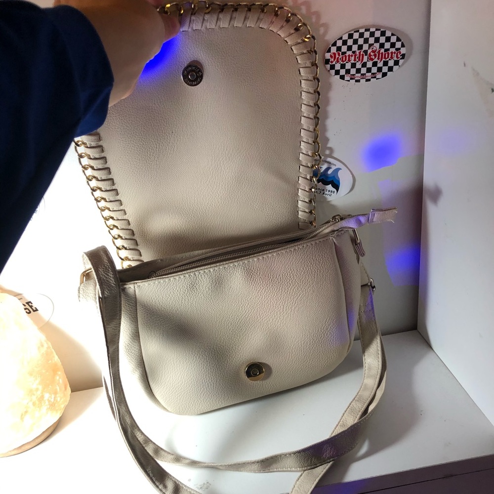 CHARLOTTE RUSSE Crossbody Bag - Picture 8 of 9